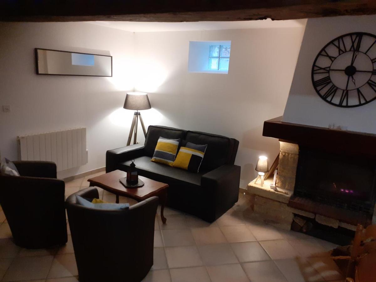 Dans La Maison D'A Cote Azerables Luaran gambar